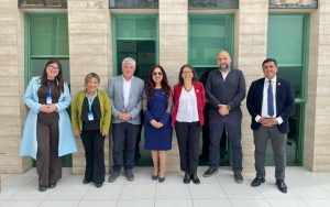 Autoridades se reúnen para abordar el futuro de la educación en Sierra Gorda.