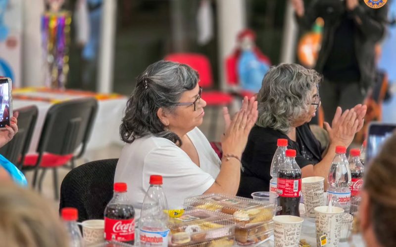 Personas mayores de Sierra Gorda disfrutaron de jornadas recreativas con motivo de Halloween