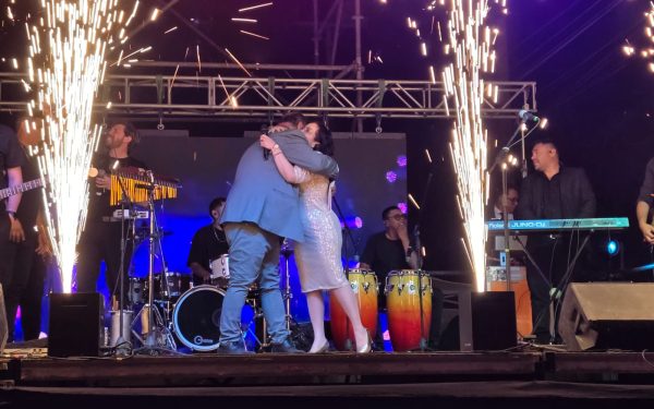 Sierra Gorda realizó espectáculos de bienvenida al año 2026