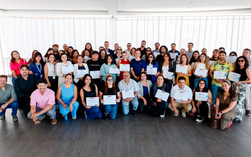Alcaldesa de Sierra Gorda participa junto a docentes en seminario de Ciudadanía Digital