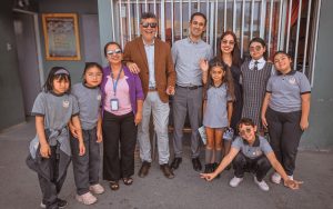 Alcaldesa de Sierra Gorda acompañó a estudiantes de la Escuela G-130 Estación Baquedano en su inicio de año escolar