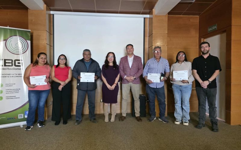 20 PERSONAS MAYORES DE BAQUEDANO SE CERTIFICAN EN ALFABETIZACIÓN DIGITAL